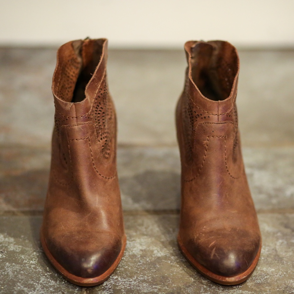 Ugg Leather Ankle Boots